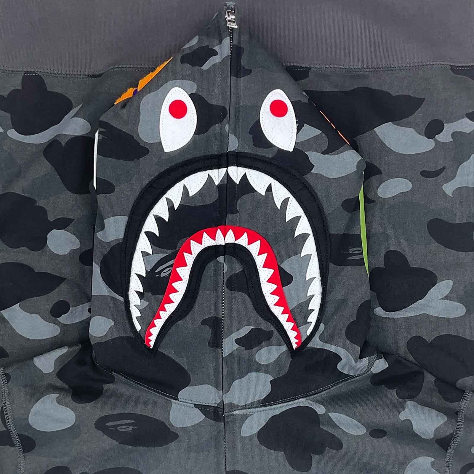 COLOR CAMO SHARK WGM HOODIE SWEATSHIRT BLACK | A BATHING APE