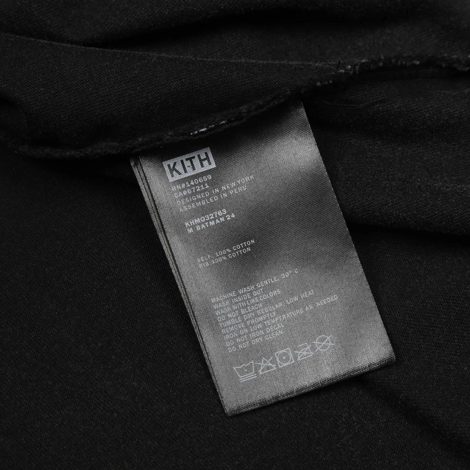 BATMAN DARK KNIGHT INTERNATIONAL VINTAGE T-SHIRT BLACK