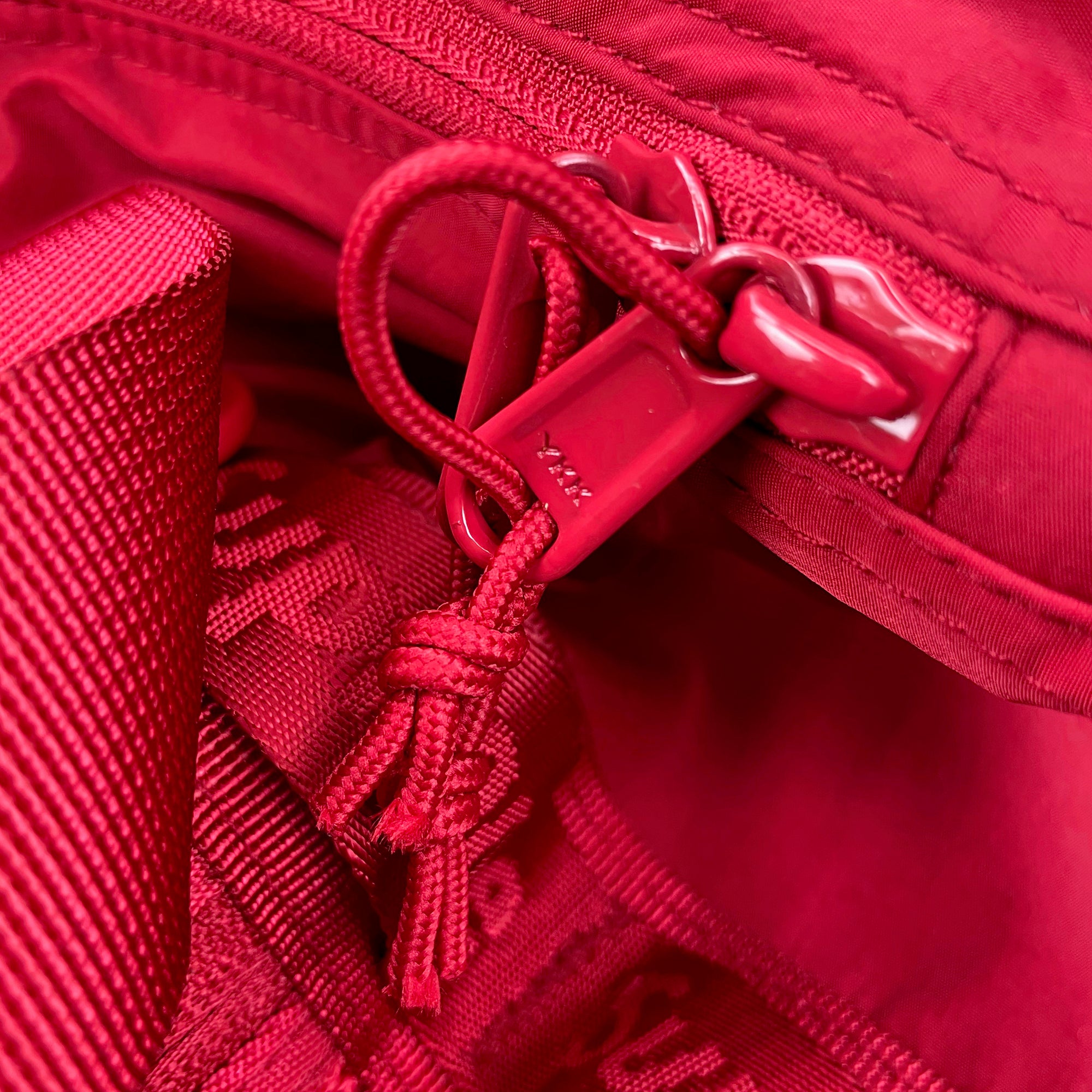 ZIP TOTE BAG DARK RED (FW20)