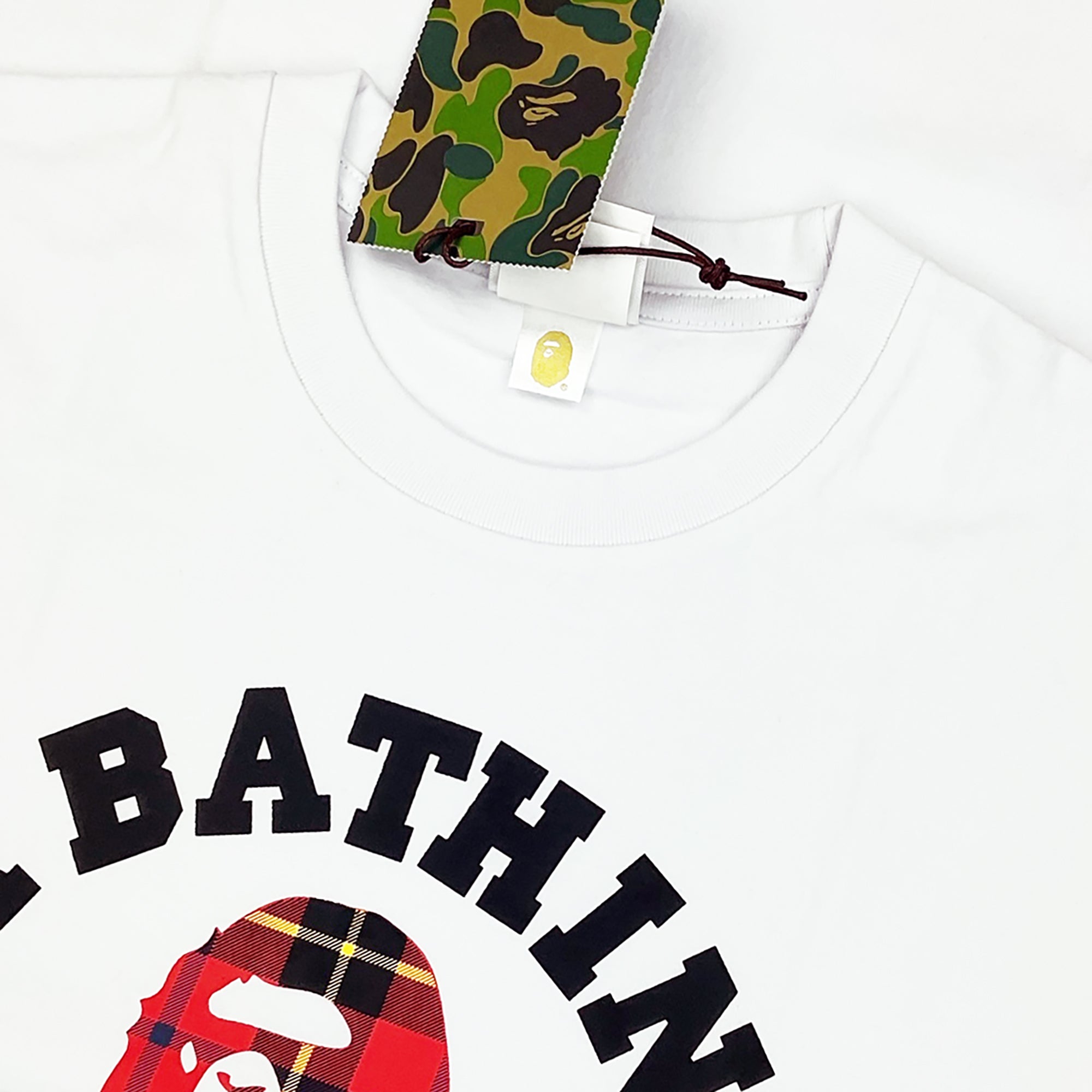 LOGO CHECK COLLEGE T-SHIRT WHITE RED | A BATHING APE