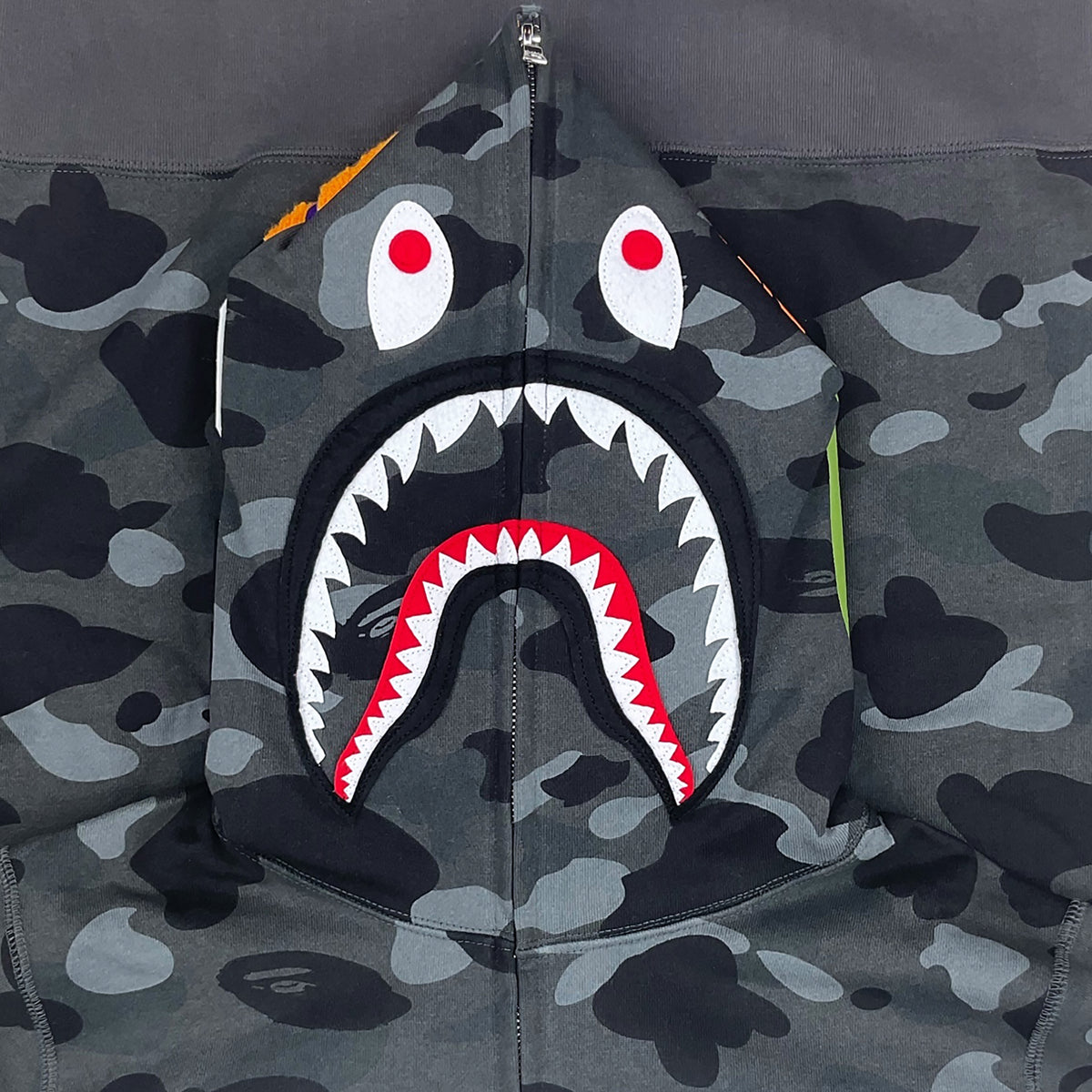 COLOR CAMO SHARK WGM HOODIE SWEATSHIRT BLACK | A BATHING APE