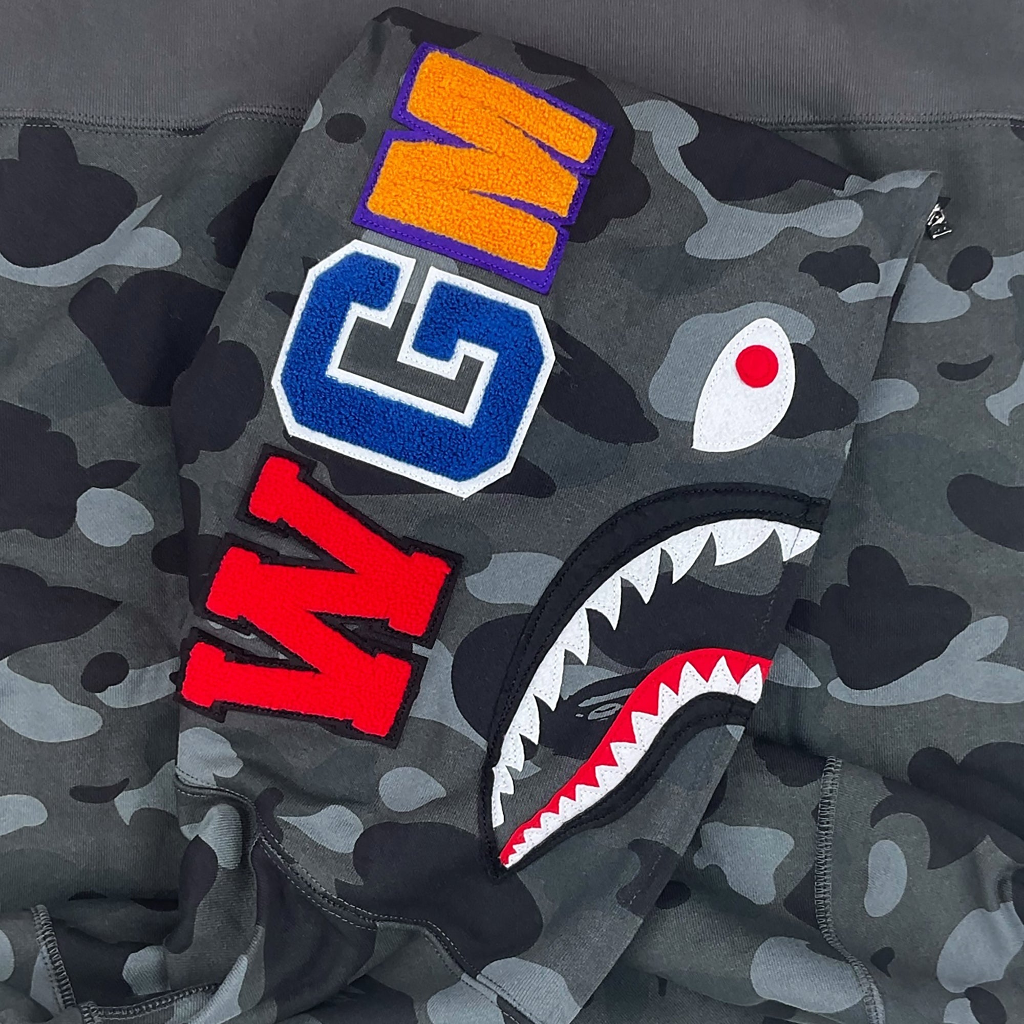 COLOR CAMO SHARK WGM HOODIE SWEATSHIRT BLACK | A BATHING APE