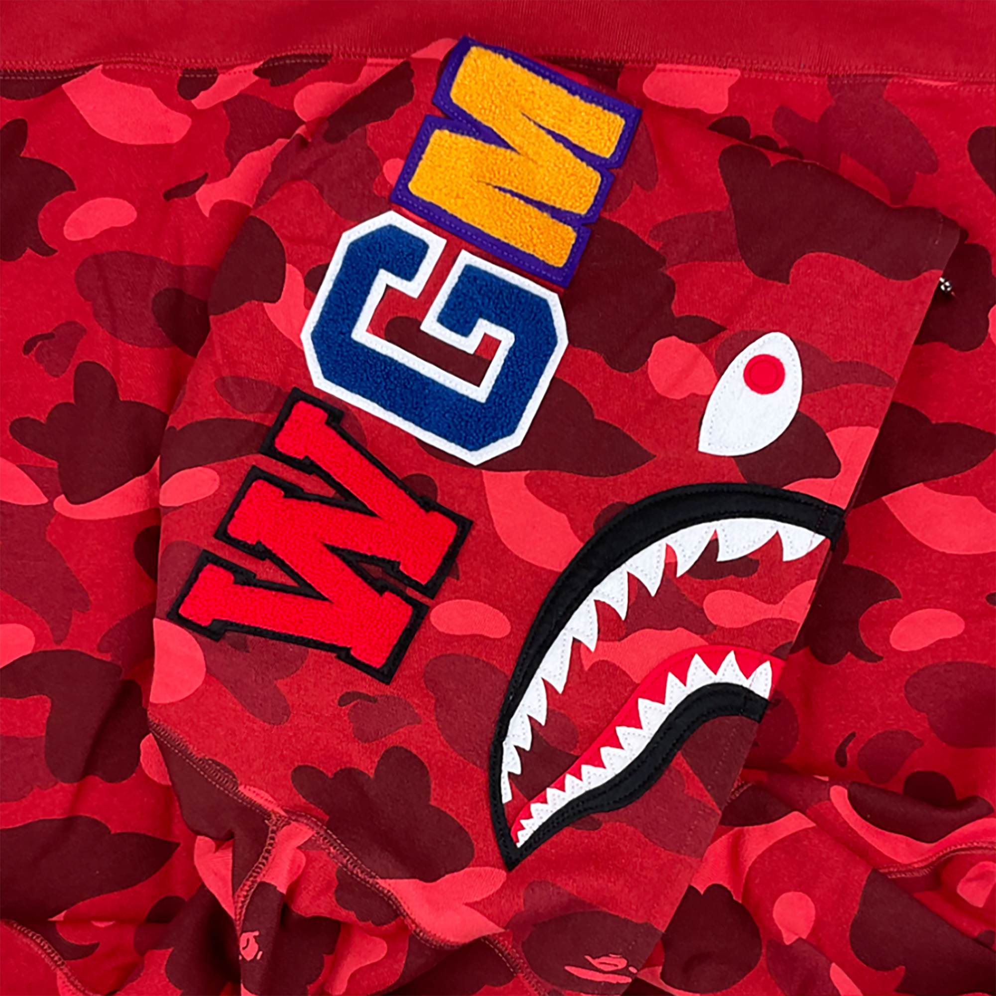 COLOR CAMO SHARK WGM HOODIE SWEATSHIRT RED | A BATHING APE